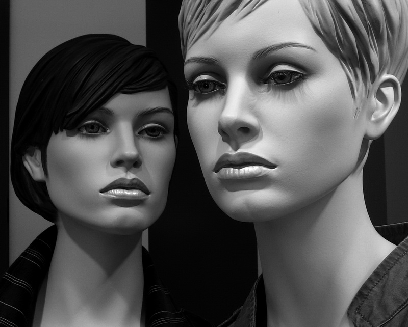 Puppe  PICT 1906.jpg - In schwarz / weiß umkonvertiert